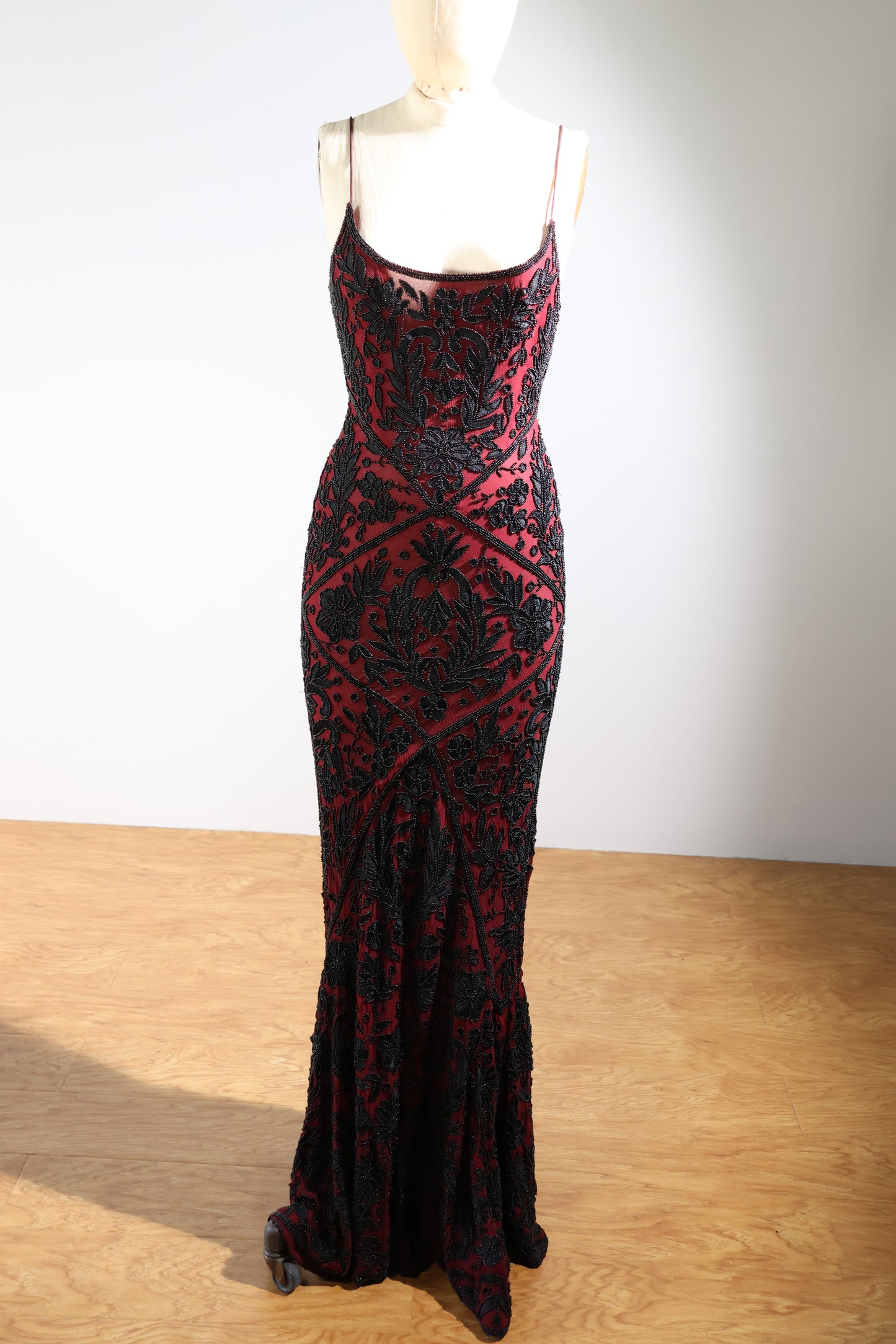 Eavis & Brown Daryl Regency Dress 67 - Burgundy / Black