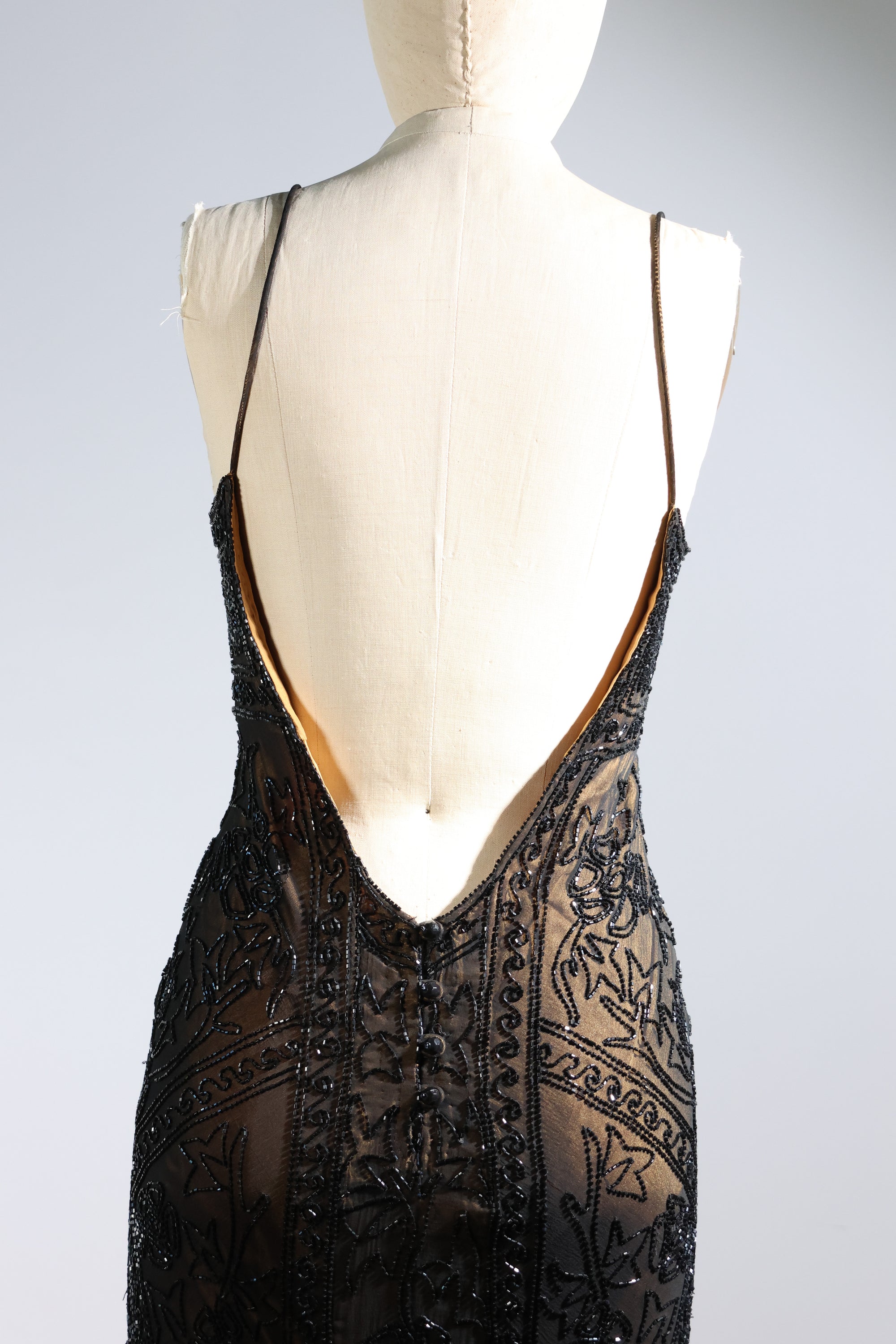LES HABITUDES Trellis Long Dress 71 — Black / Gold