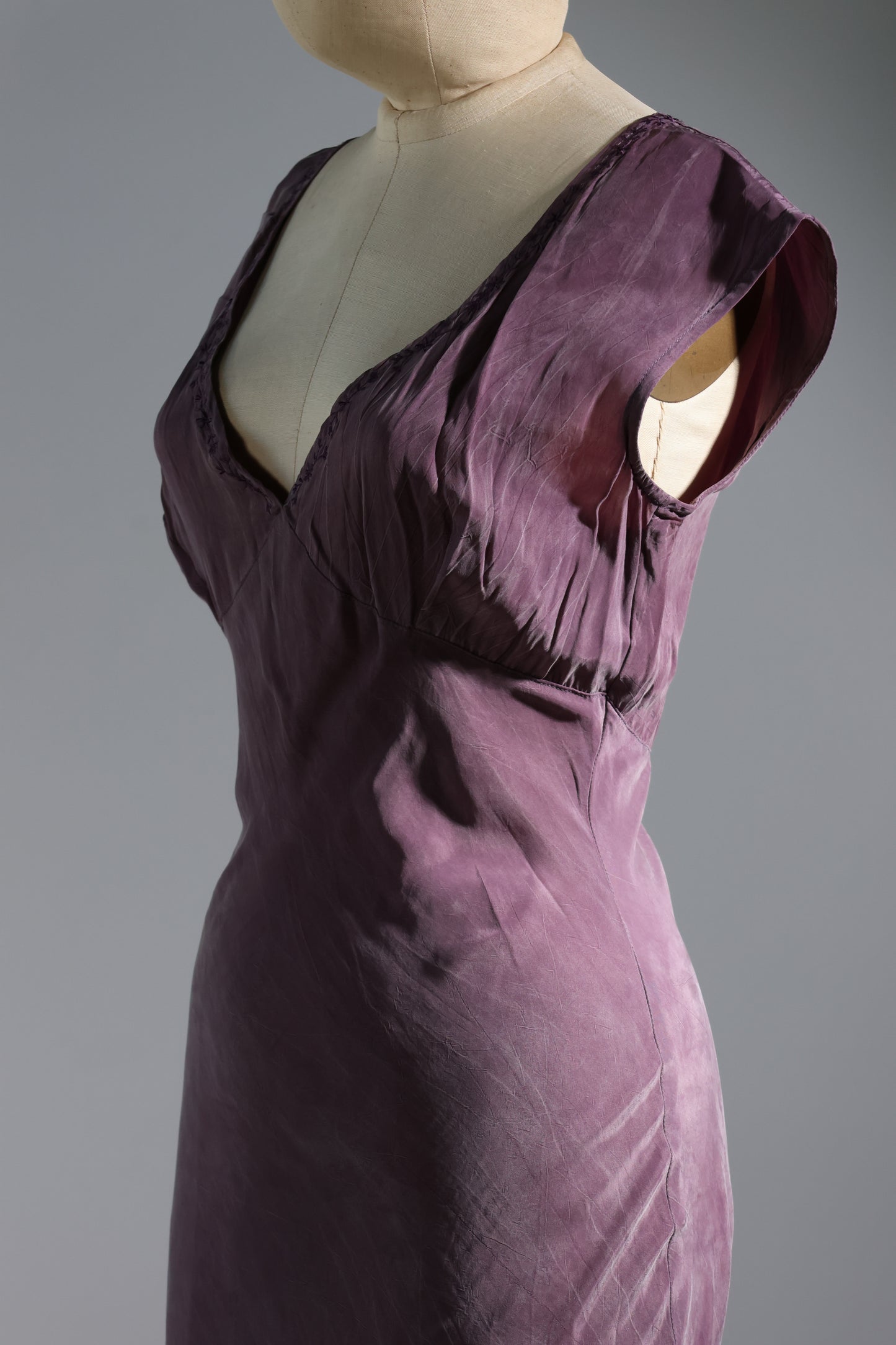 Les Habitudes Fifi Short Dress With Embroidered Flowers - Purple