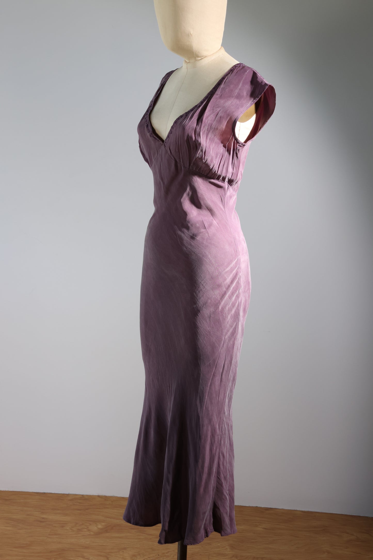 Les Habitudes Fifi Short Dress With Embroidered Flowers - Purple