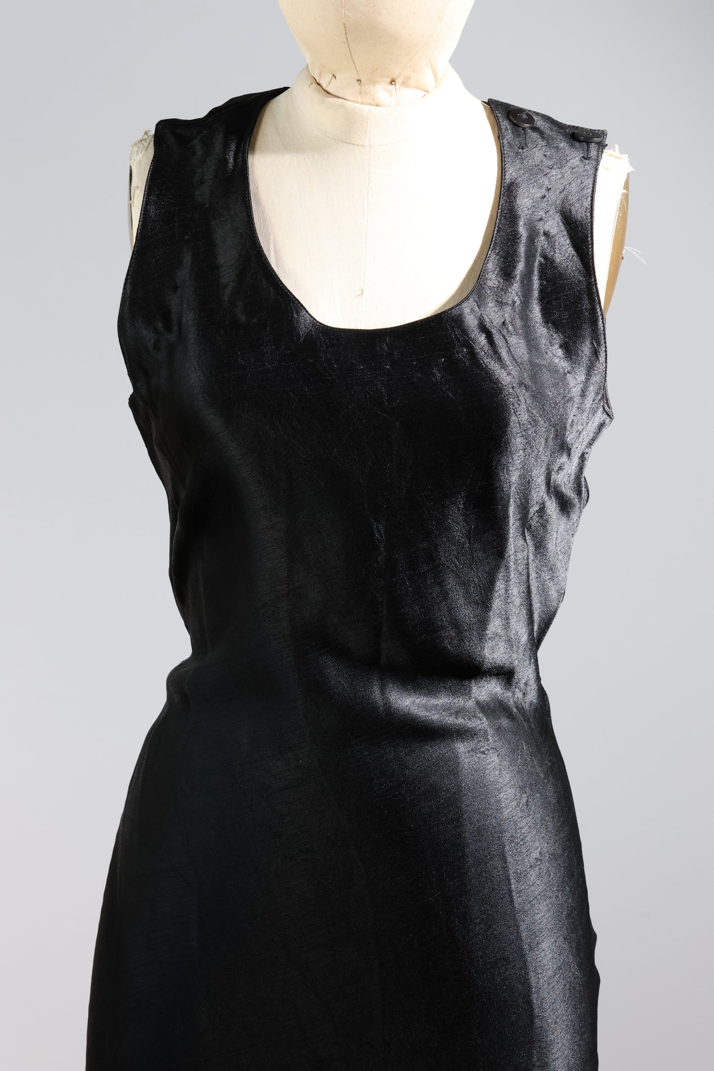 Les Habitudes Two Button Dress - Satin Black