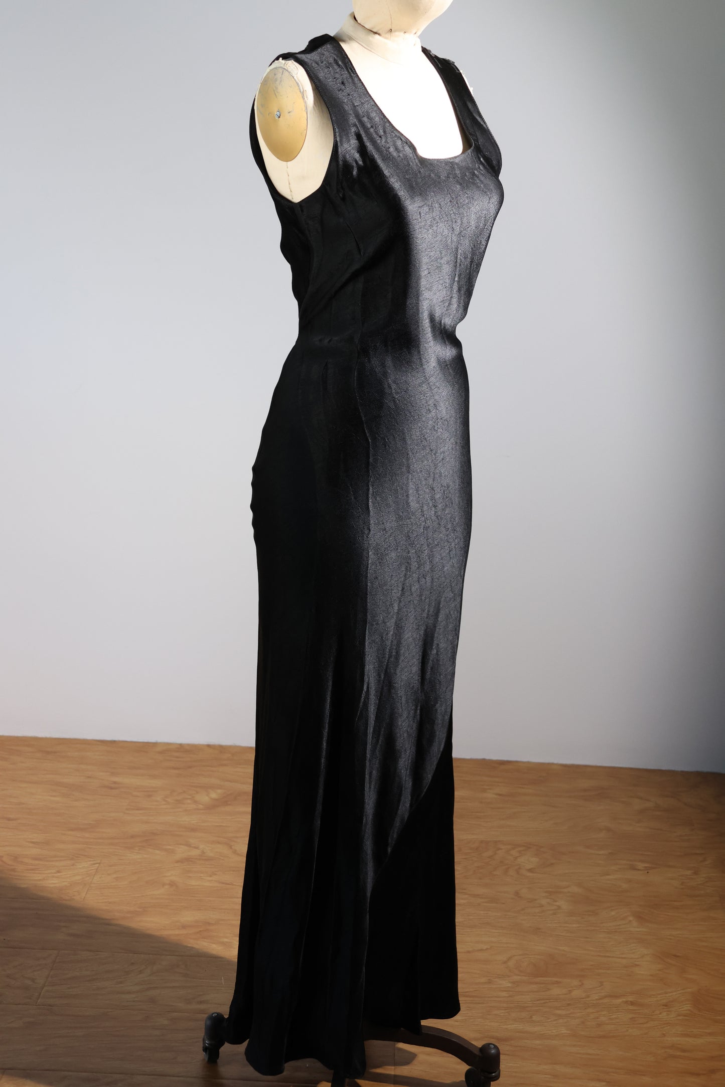 Les Habitudes Two Button Dress - Satin Black