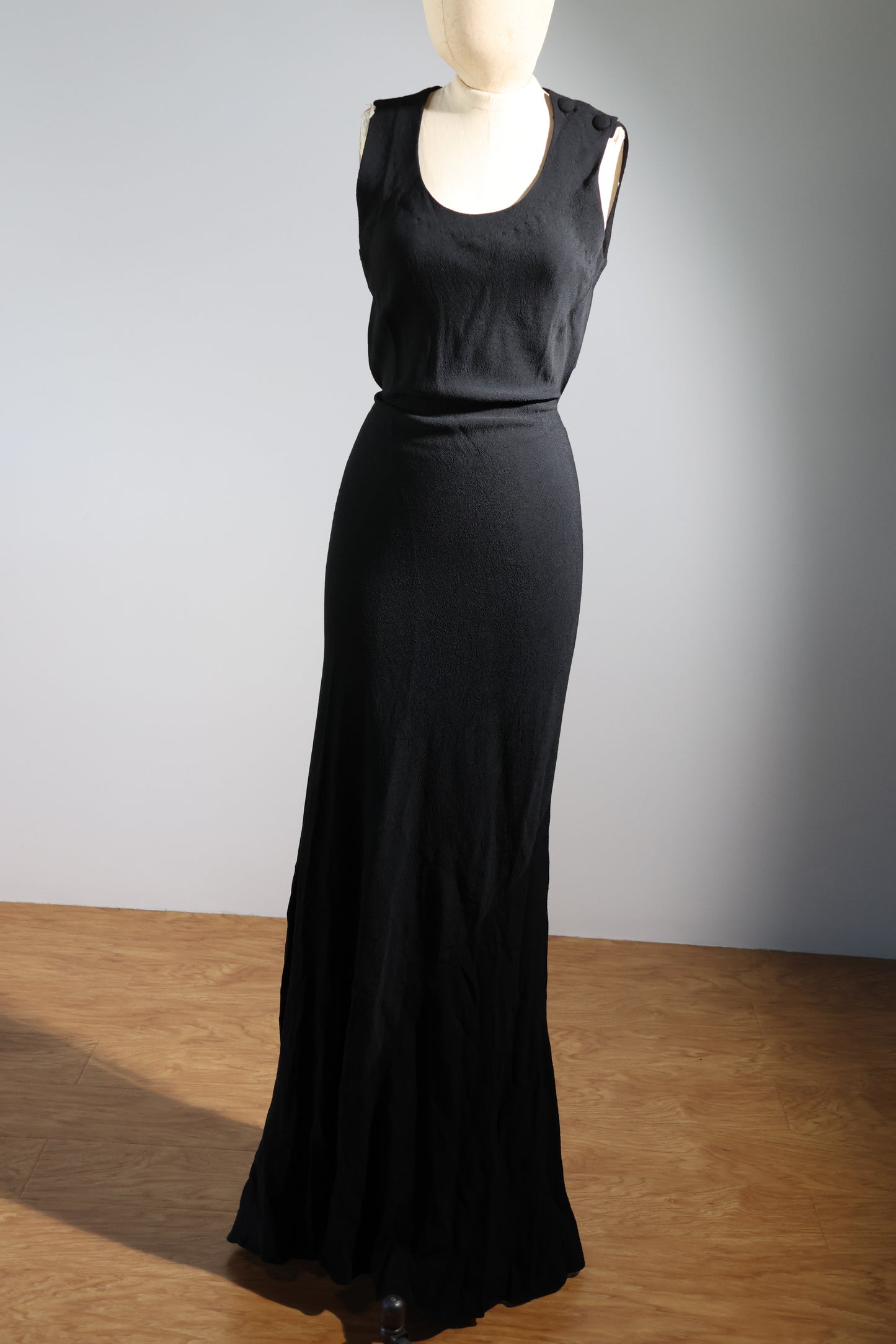 Les Habitudes Two Button Dress - Black