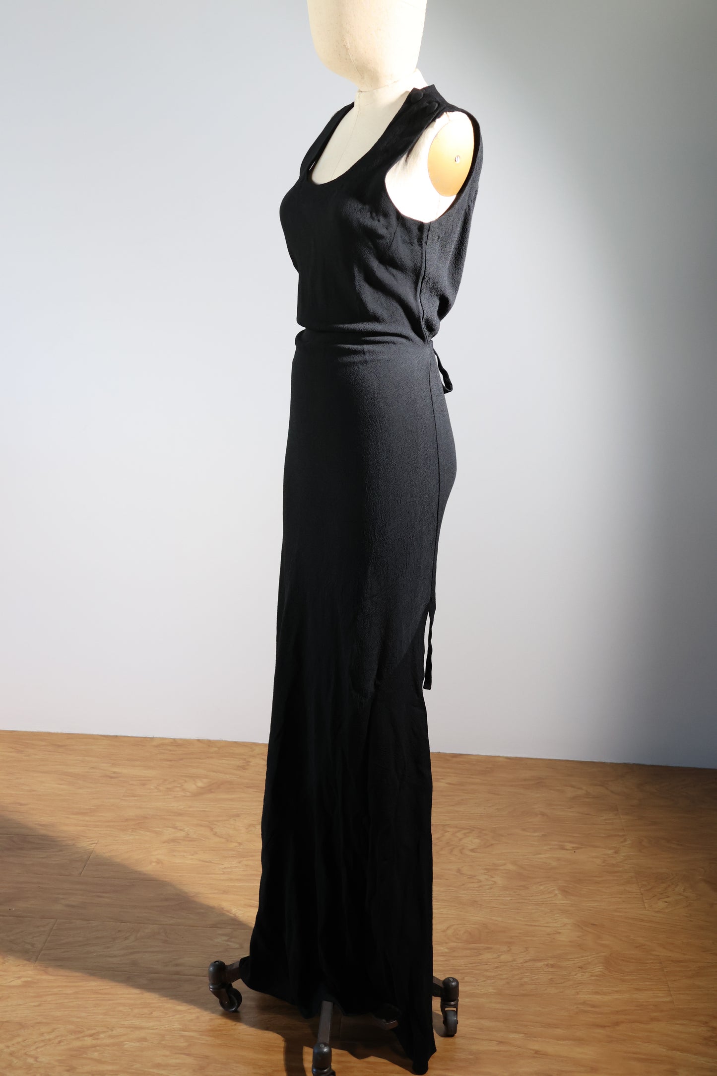 Les Habitudes Two Button Dress - Black