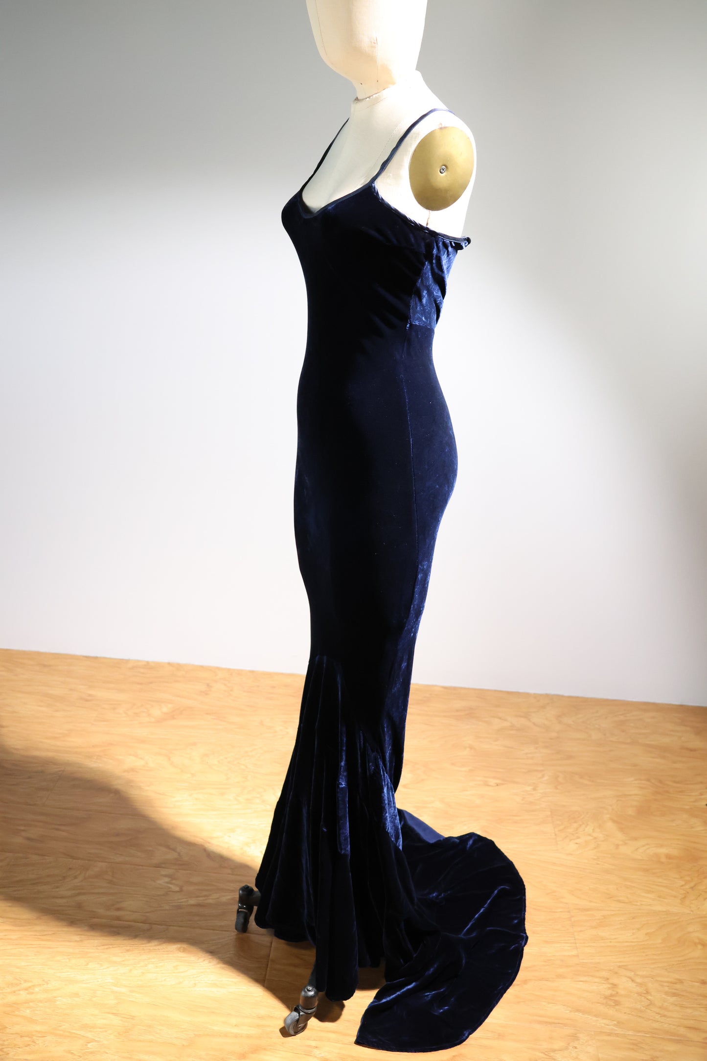 Les Habitudes Velvet Train Dress Long - Navy Blue