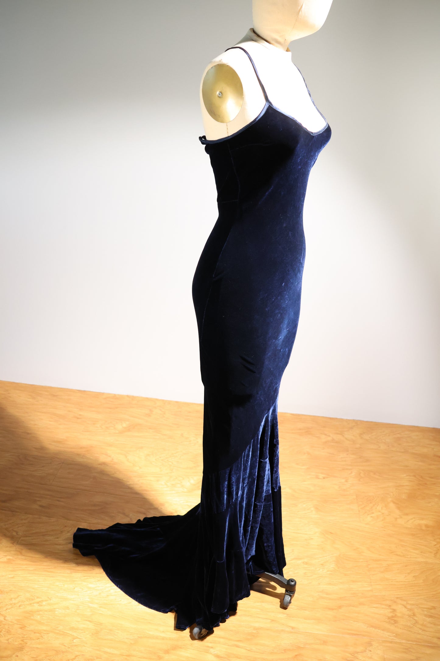 Les Habitudes Velvet Train Dress Long - Navy Blue