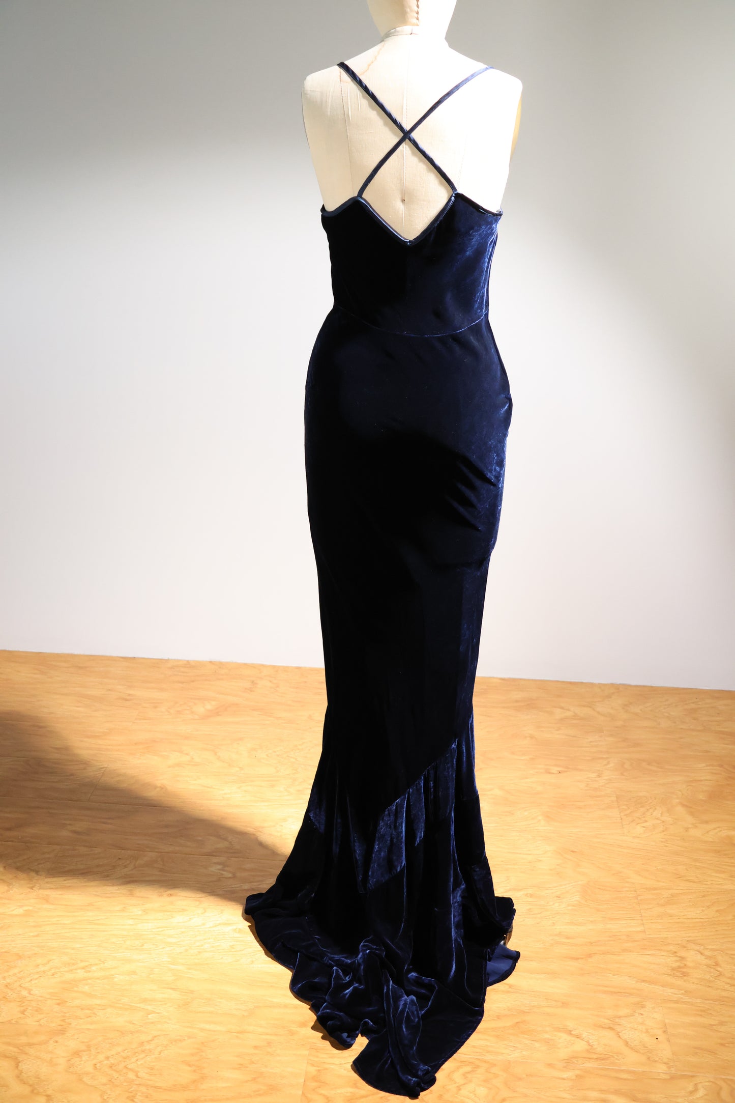 Les Habitudes Velvet Train Dress Long - Navy Blue