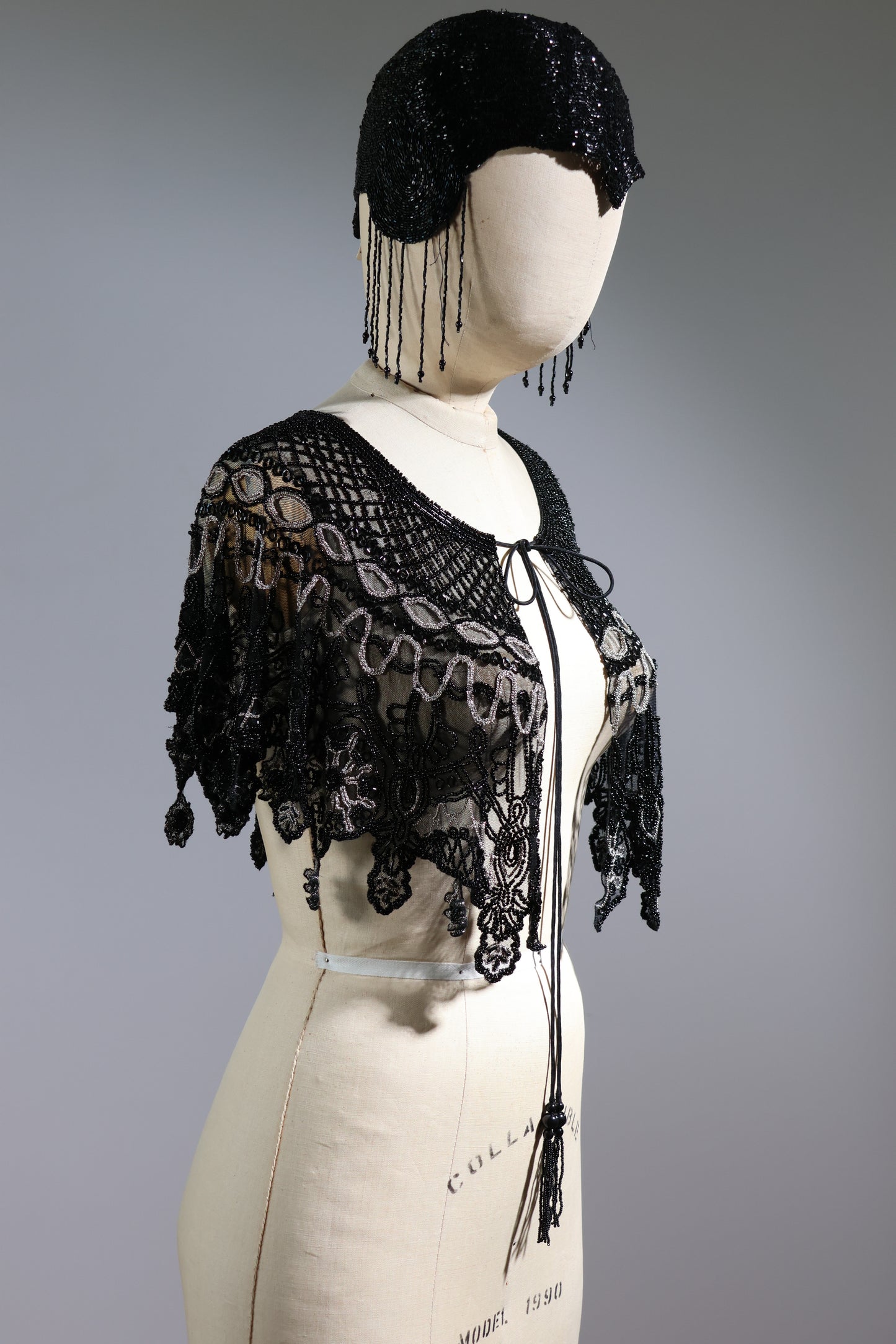 Les Habitudes Beaded Capelet - Black