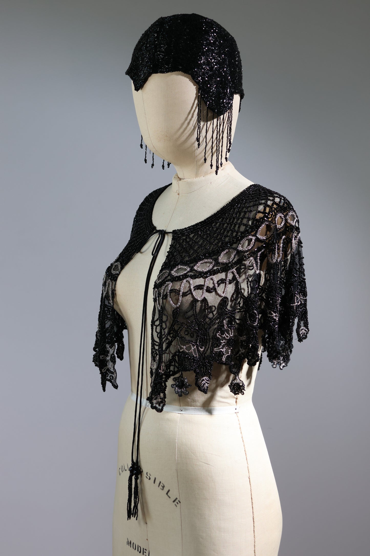 Les Habitudes Beaded Capelet - Black