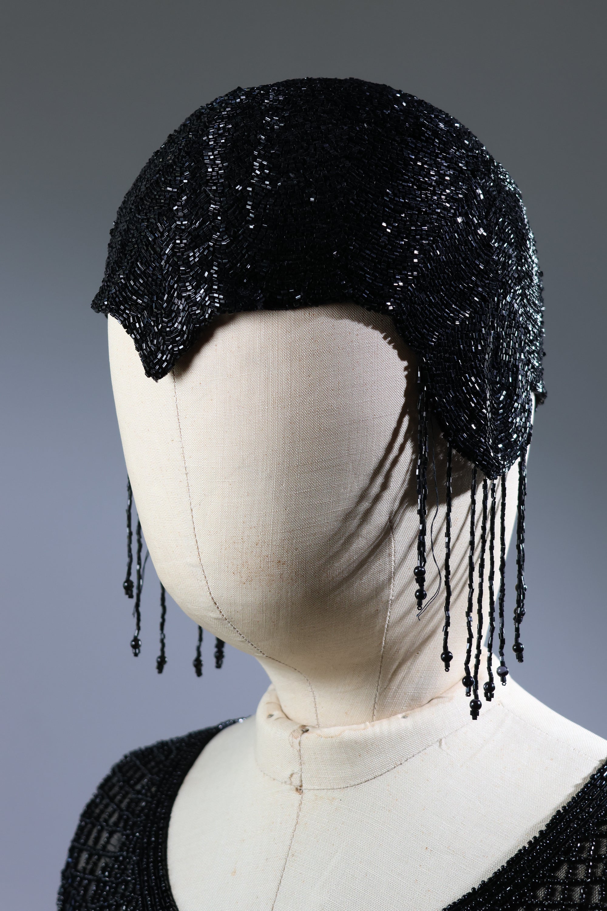 LES HABITUDES Bugle-Bead Skull Cap — Black