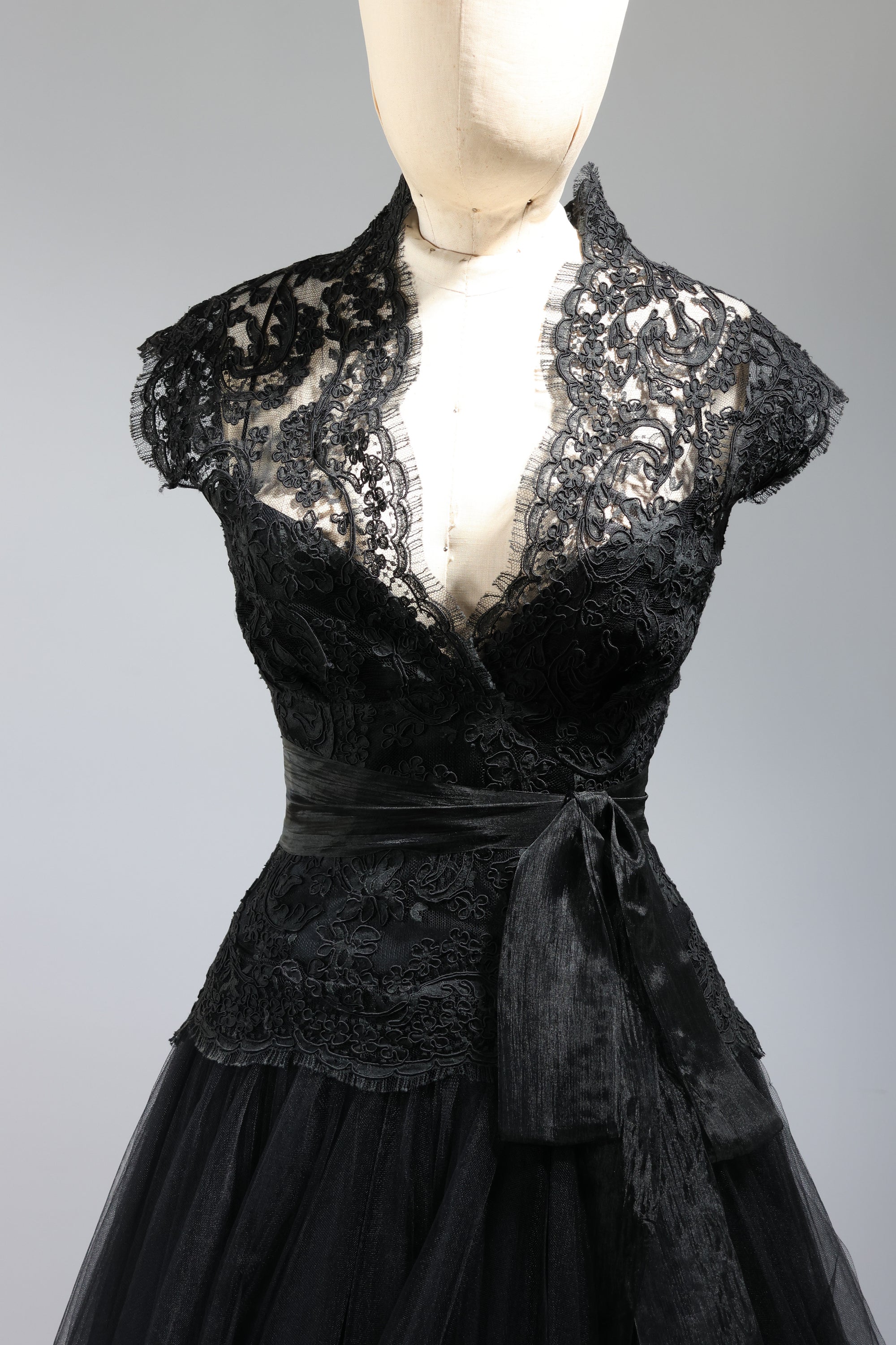 LES HABITUDES Grace Long Silk Tulle Dress DR217 — Black