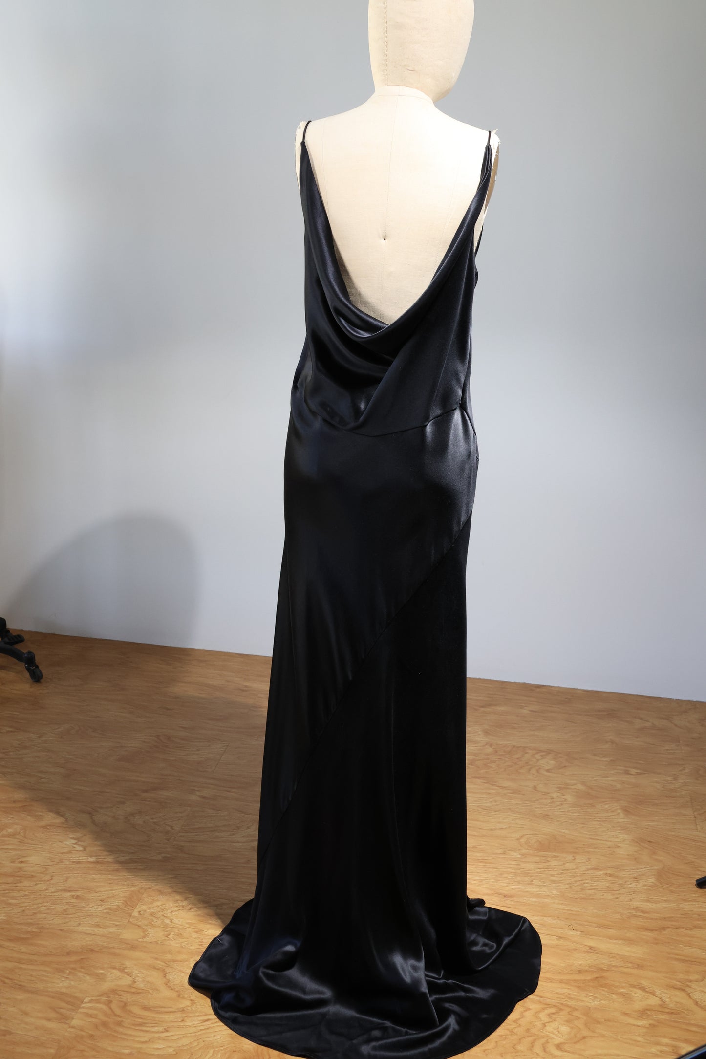 Les Habitudes Full Figure Liquid Dress Black
