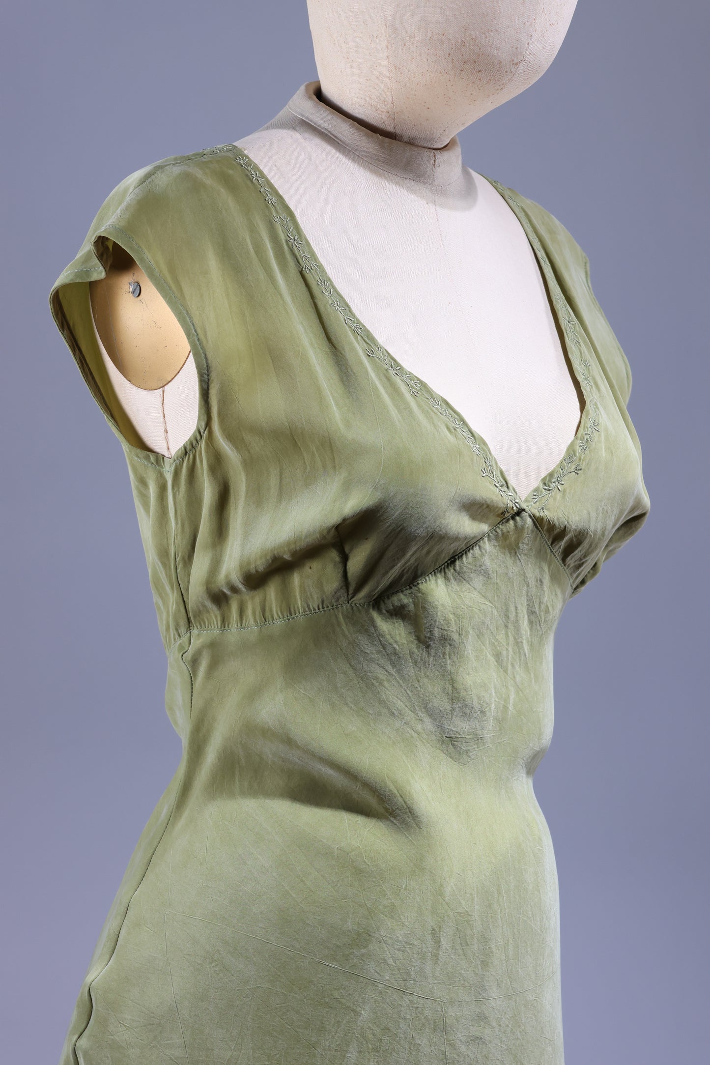 Les Habitudes Fifi Dress With Embroidered Flowers - Green Sueded
