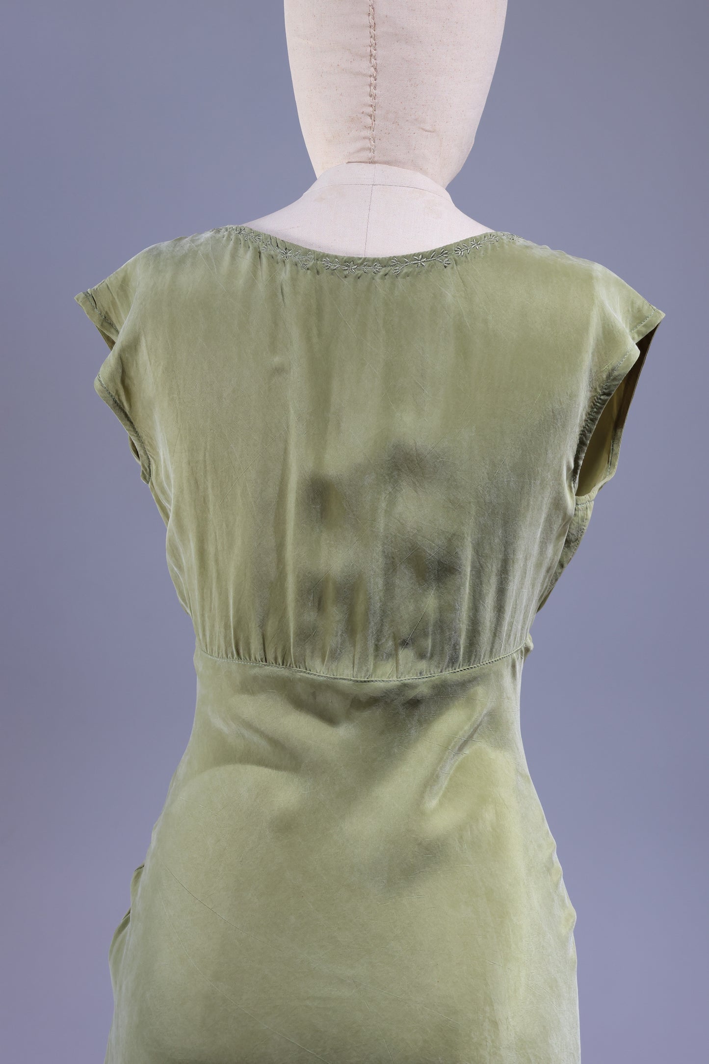 Les Habitudes Fifi Dress With Embroidered Flowers - Green Sueded
