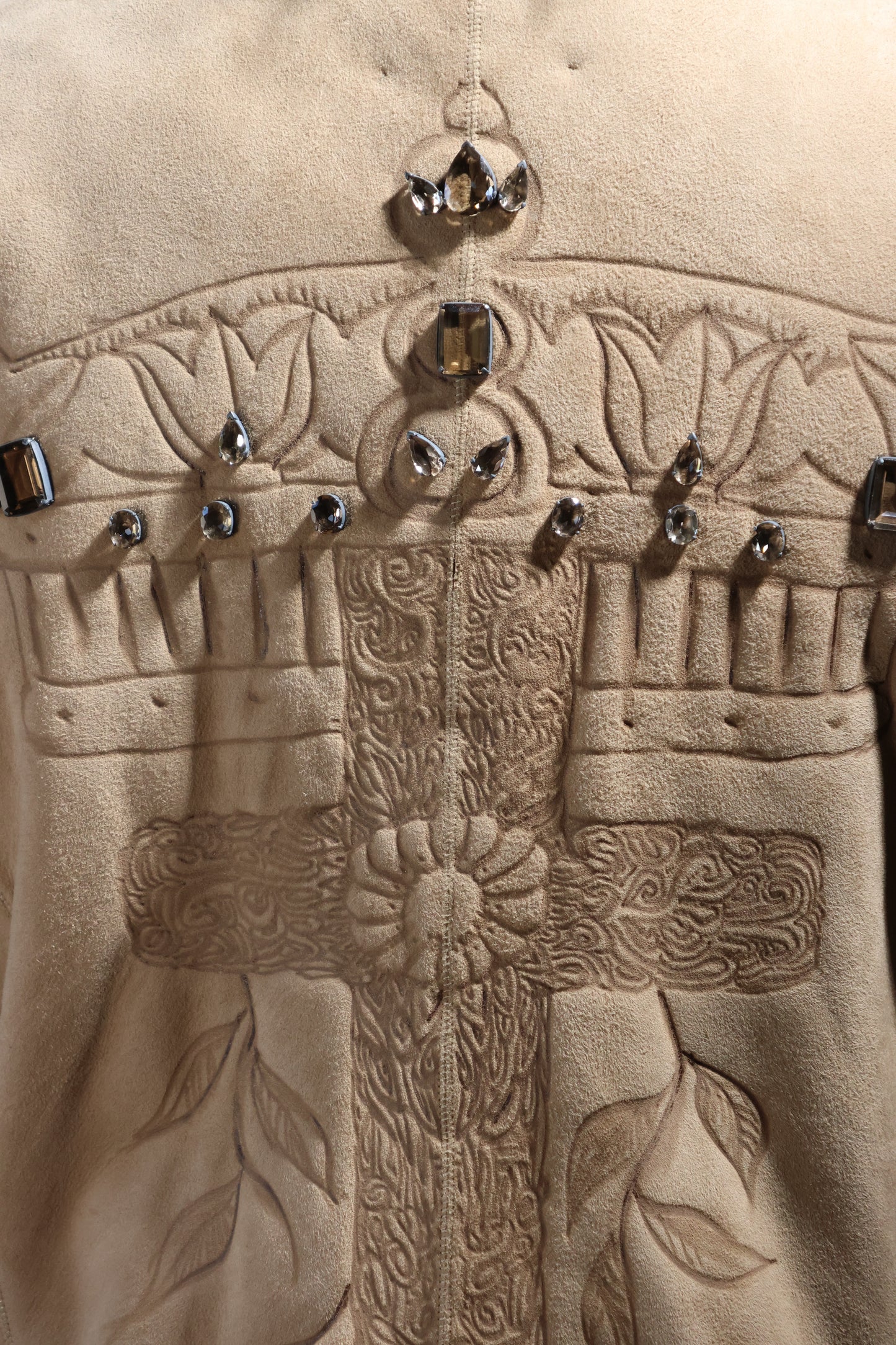 Maxfield Parrish Lamb Cross & Jewels - CT9 Beige
