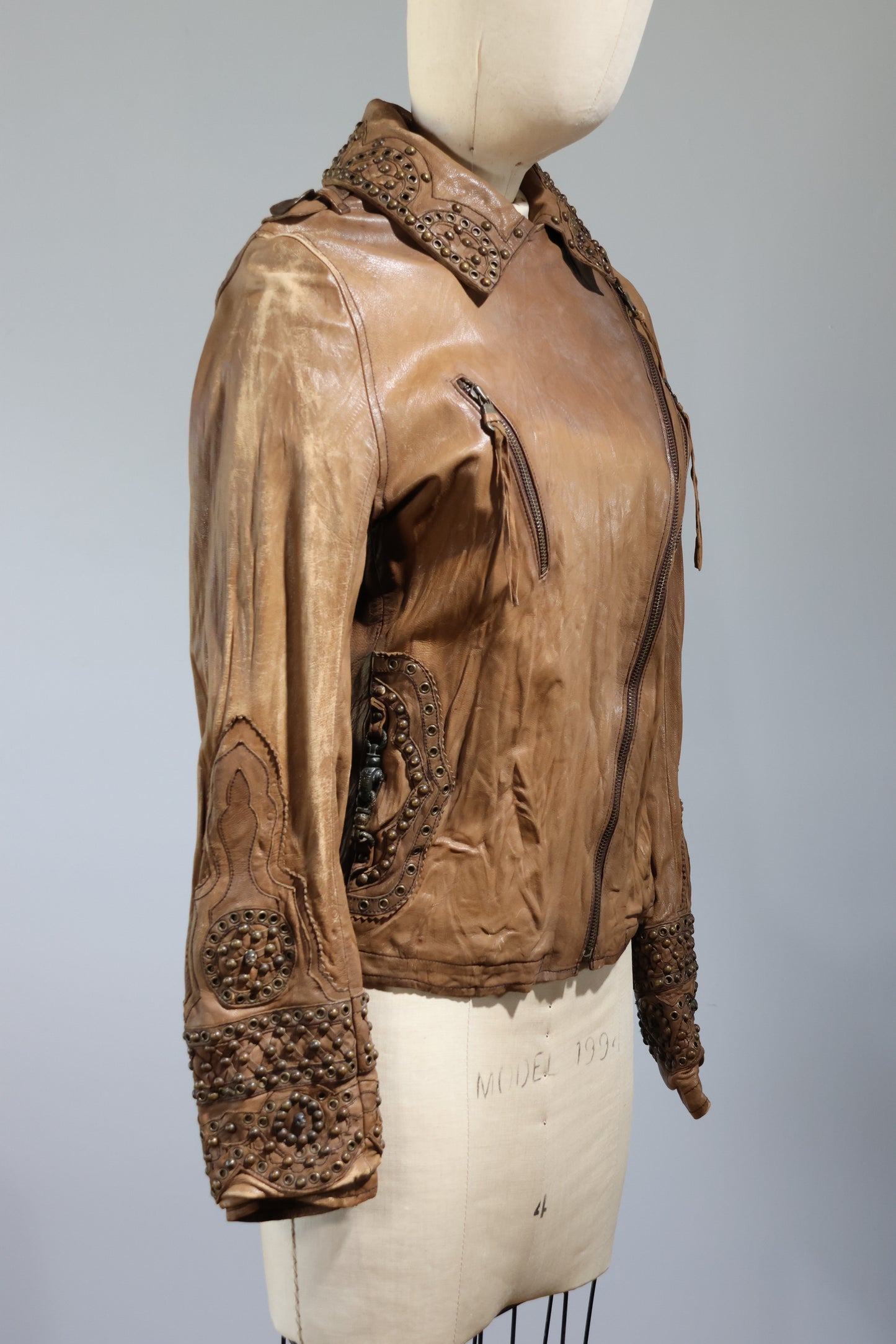 Share Spirit Goat Leather Jacket With Studs - JK2 Distressed Natural