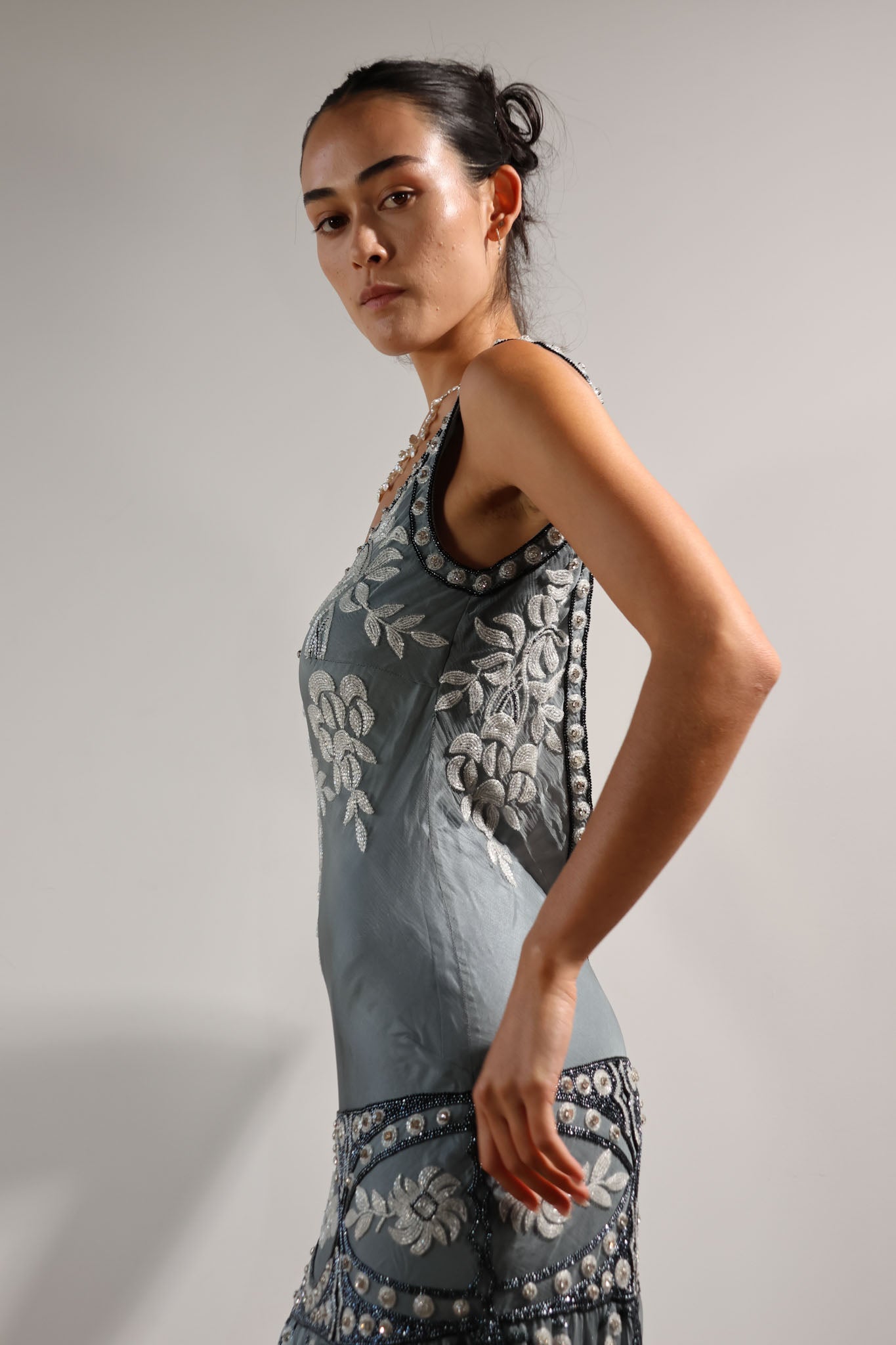 LES HABITUDES Short Sundress 188 — Grey / Ivory