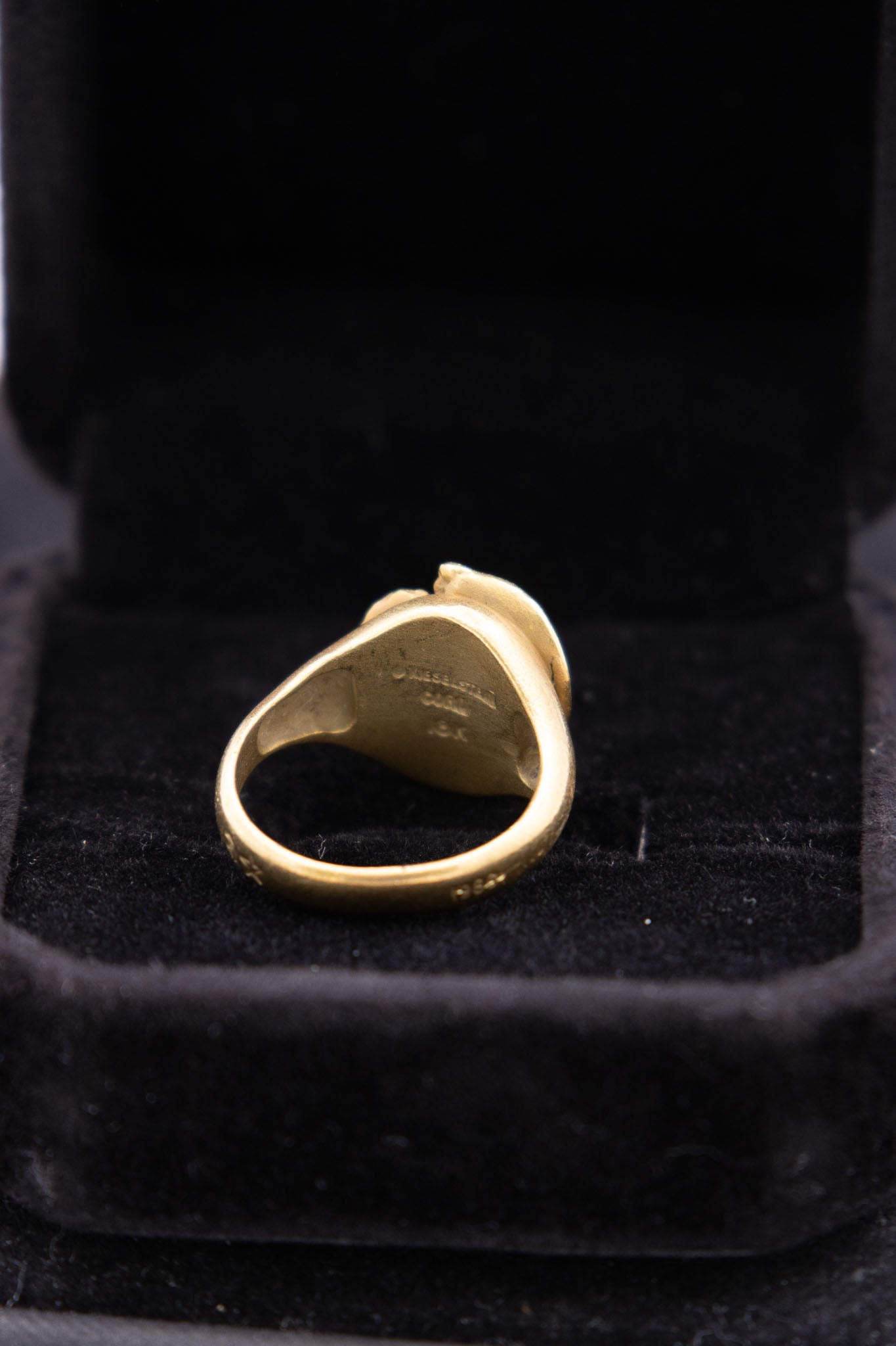 Kieselstein-Cord 18K Swan Signet Ring
