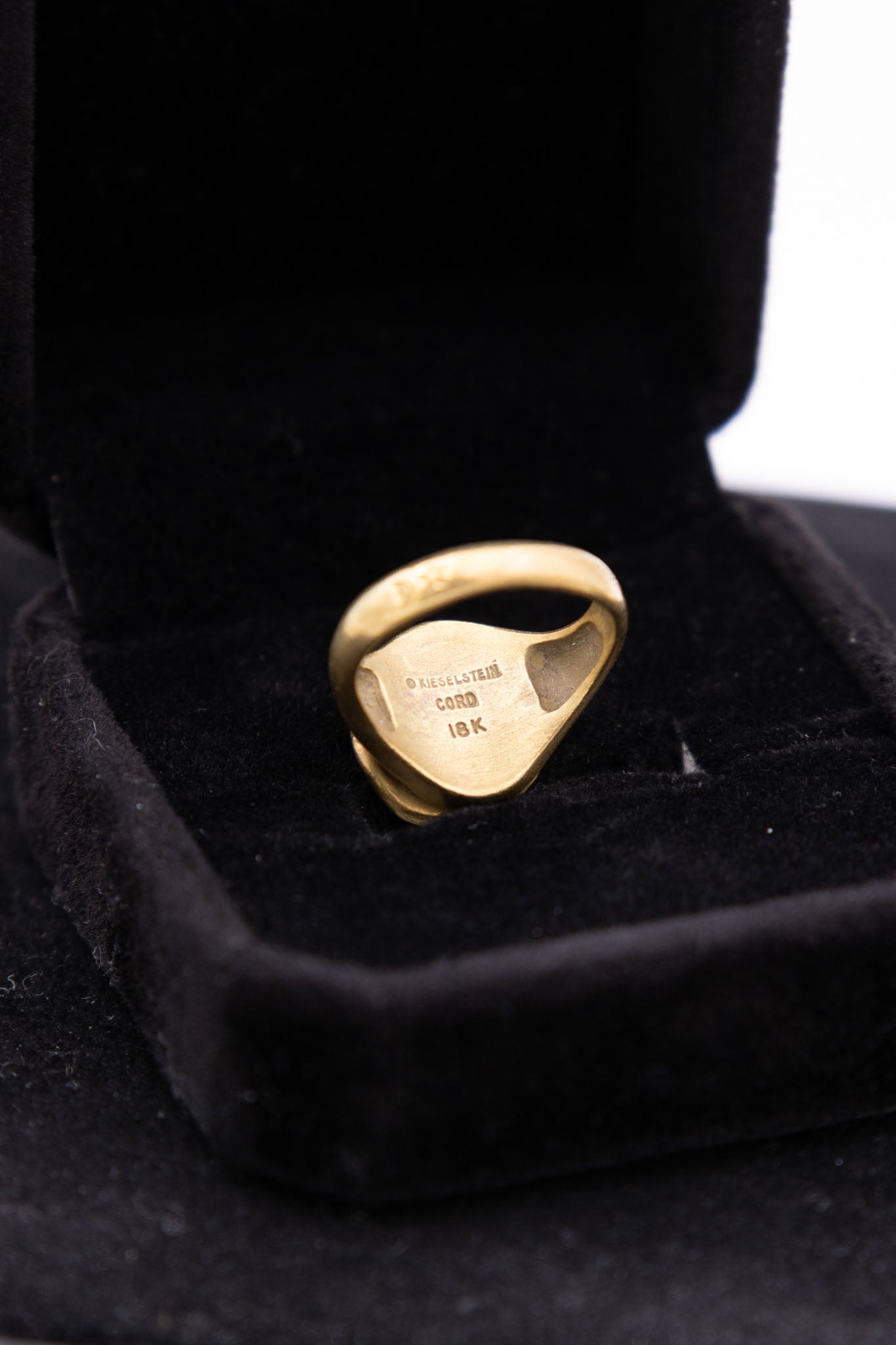 Kieselstein-Cord 18K Swan Signet Ring