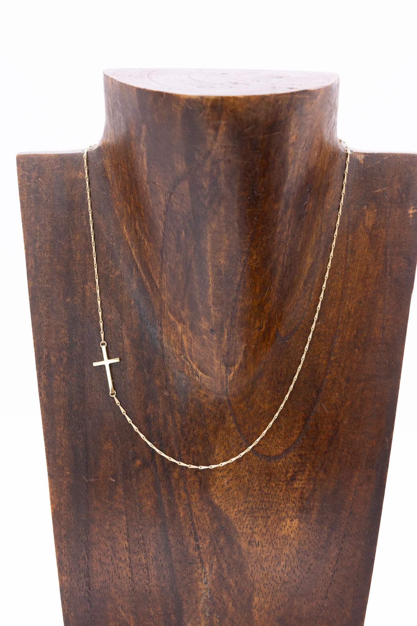 Mizaki 18K Gold Cross Necklace