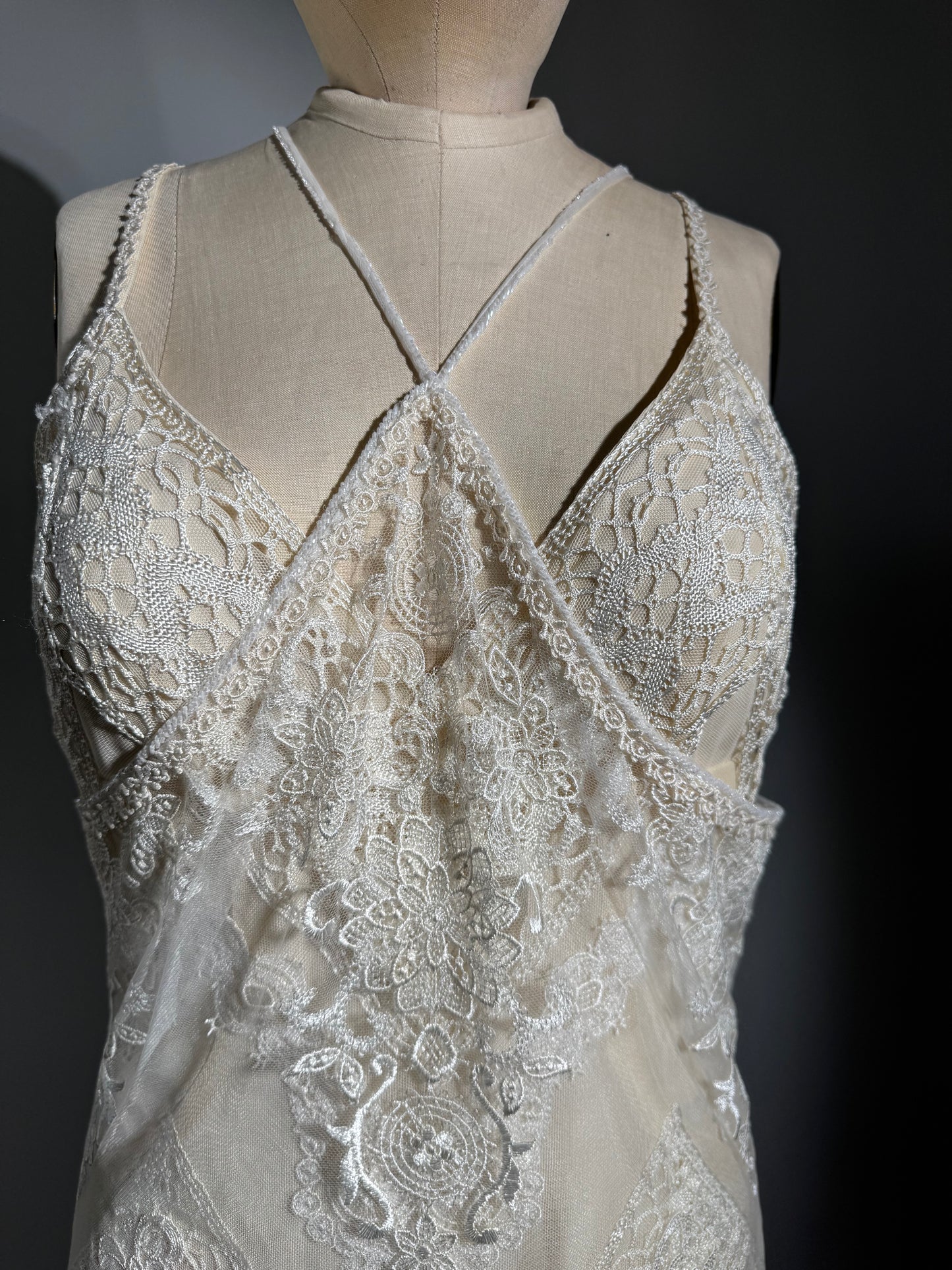 Yolan Kris Cameron Gown (2 Layers) - Ivory