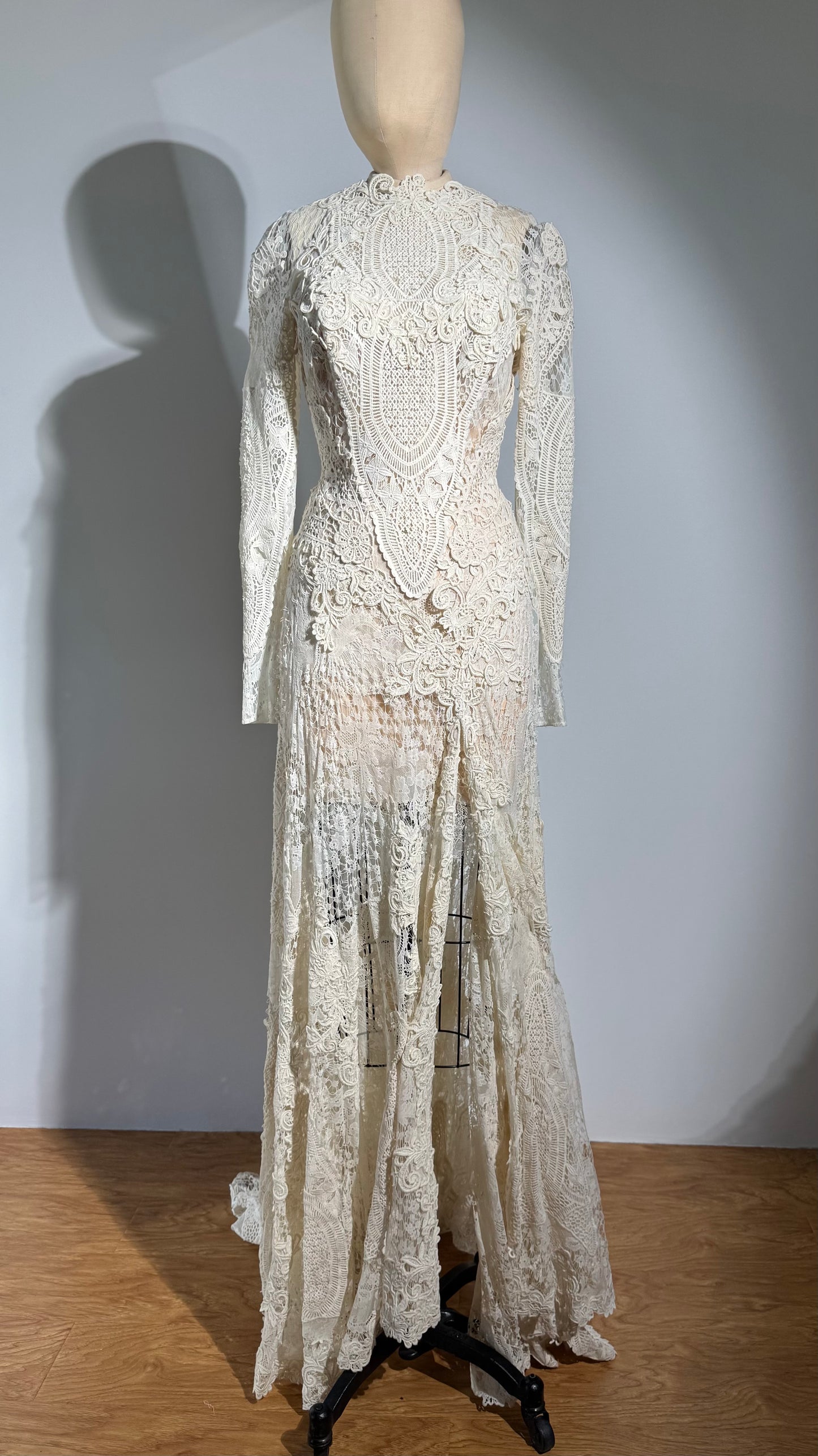 Yolan Kris Escunder Wedding Dress Long Sleeve - Ivory