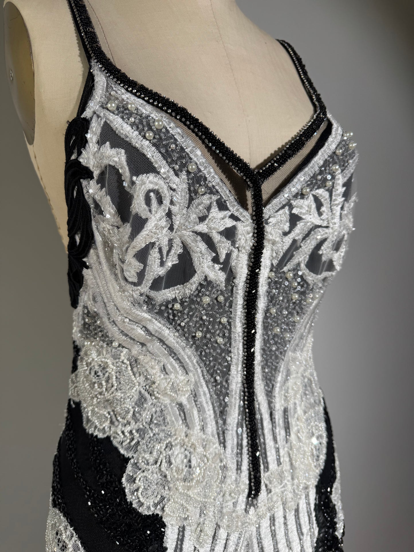 Yolan Kris 45 Beaded Gown - Black / White