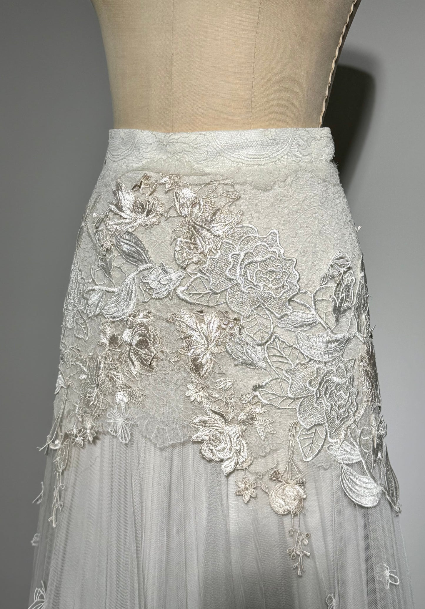 Yolan Kris Long Lace Tulle Skirt - Marfil