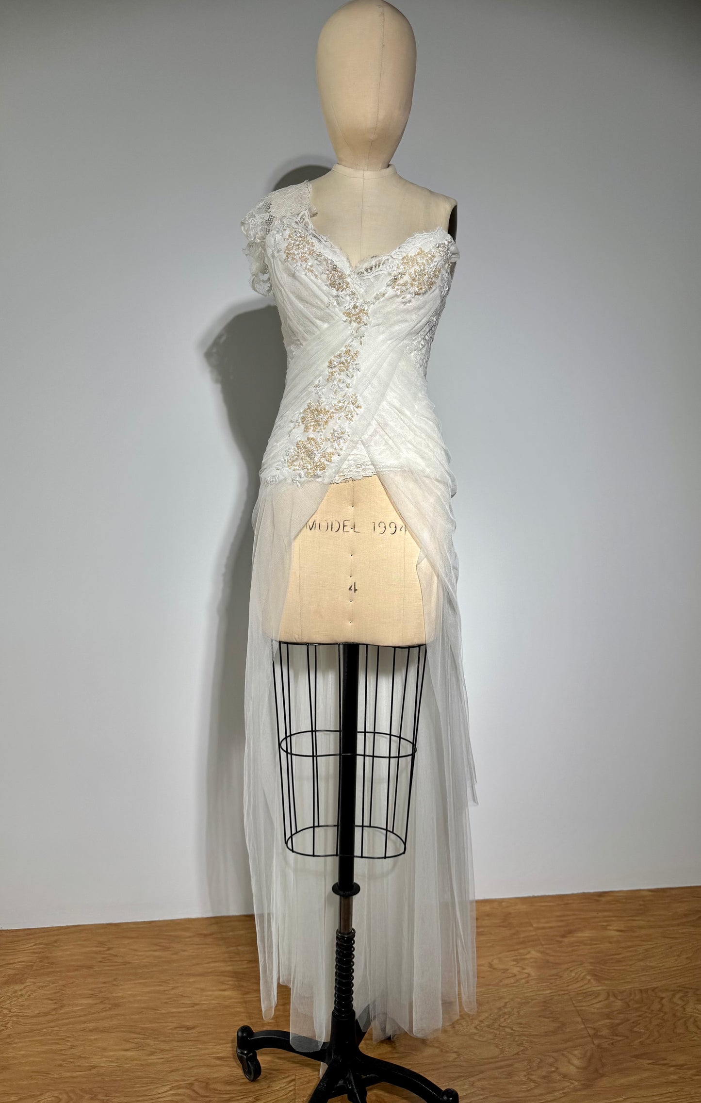 Trash Couture Rosebud Top III - Ecru